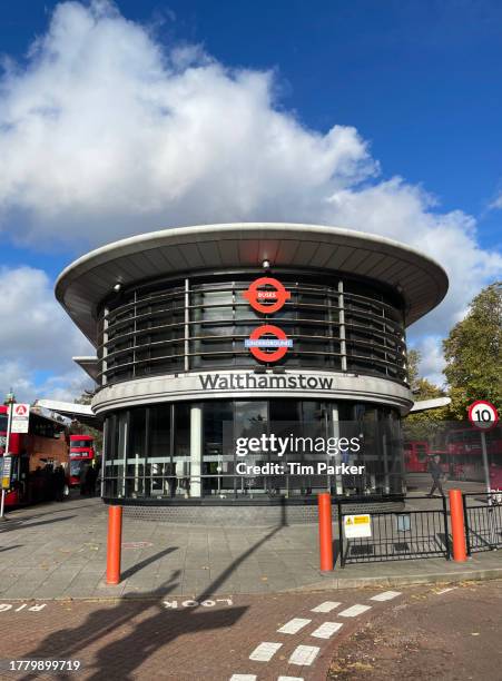 bus and underground station - walthamstow stock pictures, royalty-free photos & images