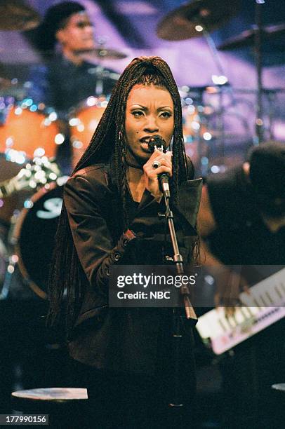 Maxee Maxwell Brownstone 1995 Photos and Premium High Res Pictures - Getty Images