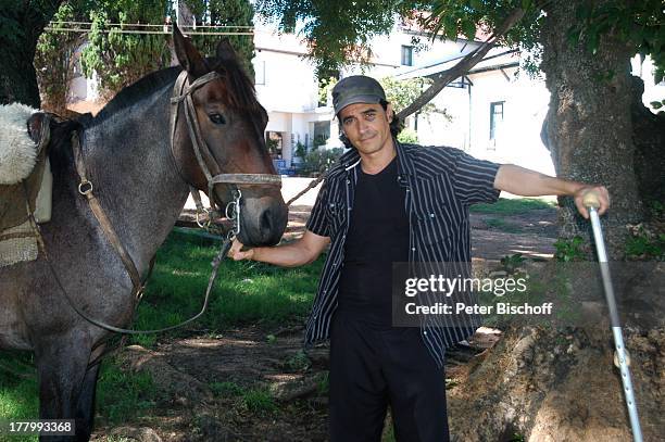 Diego Wallraff , am Rande der Dreharbeiten zum ARD-Film "Am Kap der Liebe - Unter der Sonne Uruguays" - alter Titel: "Das Lied der Delfine", Estancia...