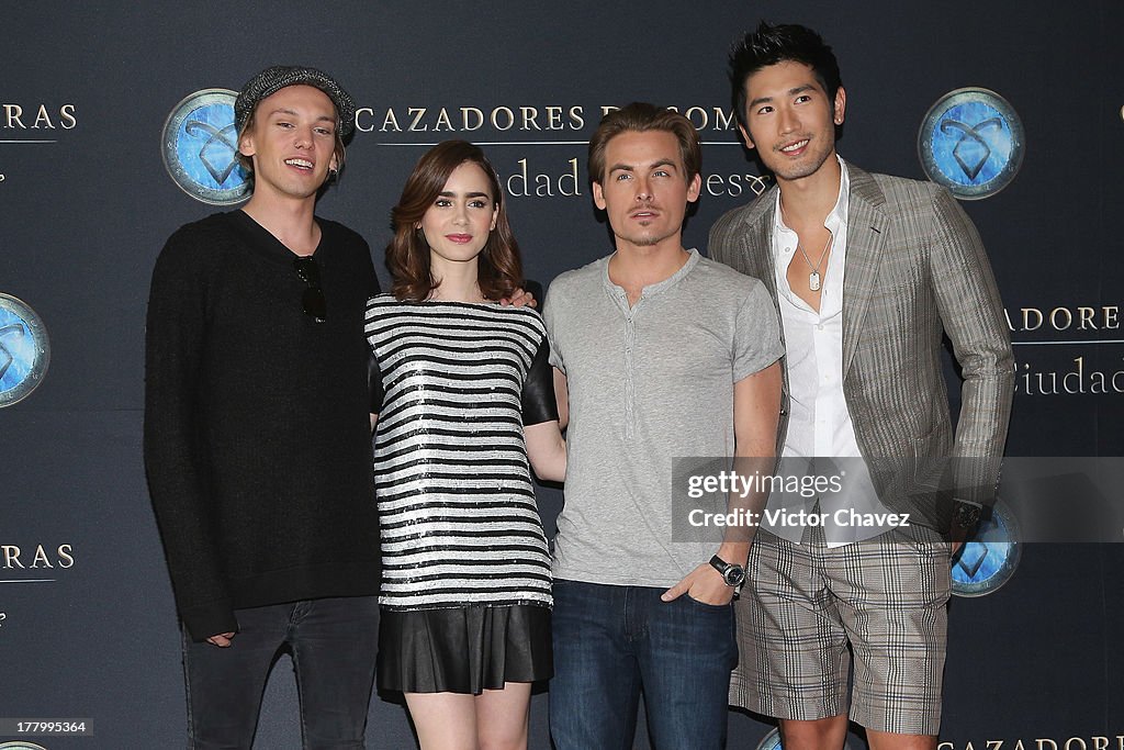 "The Mortal Instruments: City of Bones" Mexico City - Photocall