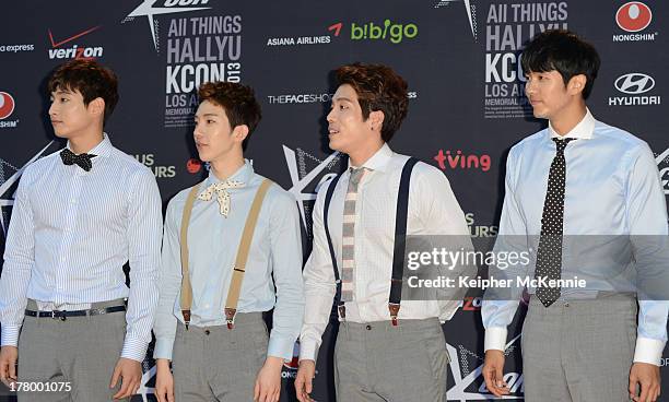 Clock Members 12 Im Seulong Stock Photos, High-Res Pictures, and Images - Getty Images