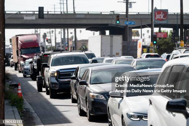 Cars Backing In 343 Backup Car Stock Photos, High-Res Pictures, and Images - Getty Images