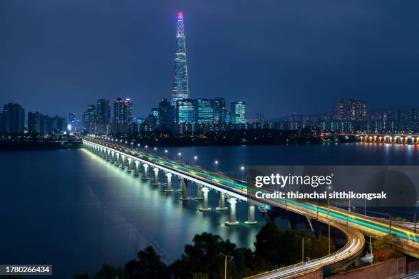 view of seoul at the sunset time. - séoul photos et images de collection