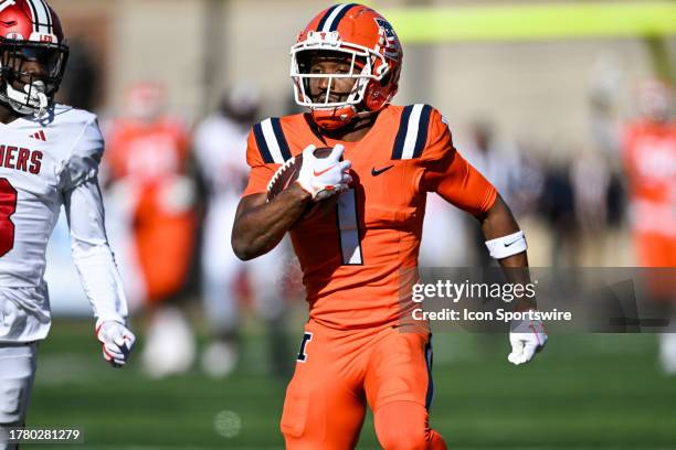 Illinois WR Isaiah Williams runs with the ball during a college football game between the Indiana Hoosiers and Illinois Fighting Illini on November...