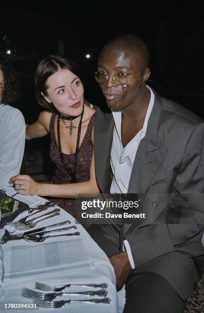 British actress Amanda Donohoe and British musician Seal at London Fashion Week, London, 18th October 1993.