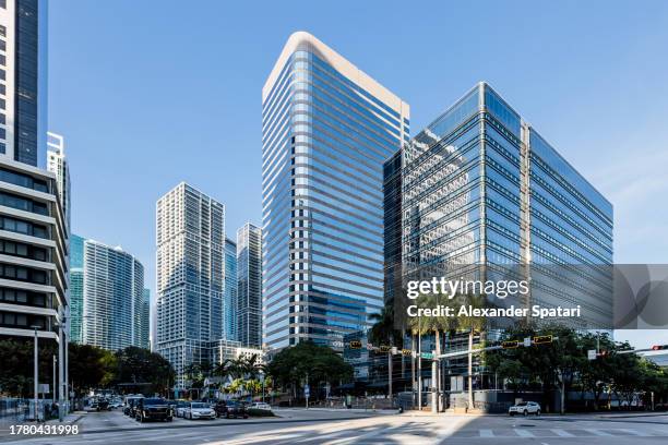 modern skyscrapers in miami downtown on a sunny day, florida, usa - wohnblock stock-fotos und bilder