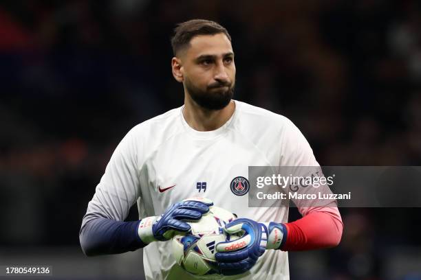 AC Milan v Paris Saint-Germain: Group F - UEFA Champions League..., News Photo