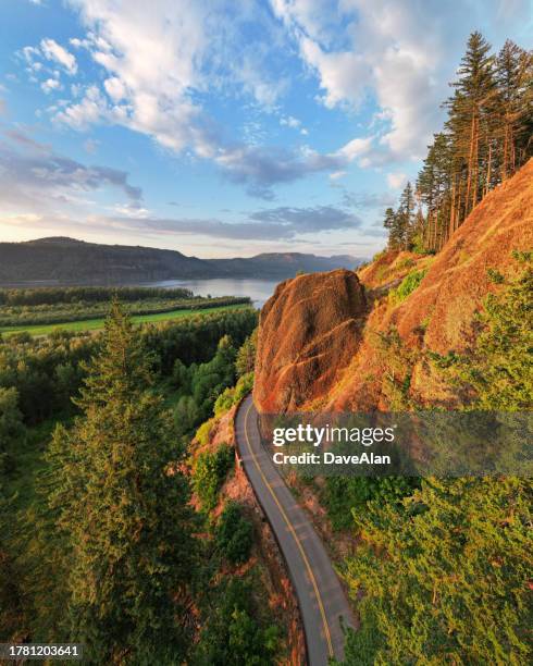 歴史的なコロンビア川ハイウェイオレゴン州。 - columbia gorge ストックフォトと画像