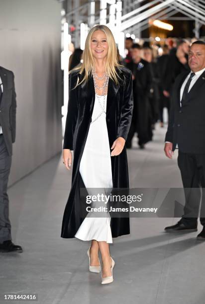 Gwyneth Paltrow Heels Photos and Premium High Res Pictures - Getty Images