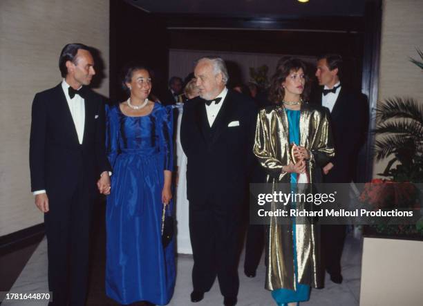 Le Duc de Soria Carlos Zurita avec son épouse la duchesse de Soria, l’Infante Margarita de Bourbon, le Prince Rainier III et la princesse Caroline de...