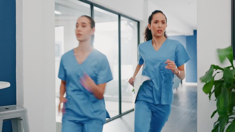 https://media.gettyimages.com/id/1781657013/video/doctors-nurses-or-running-in-hospital-emergency-patient-crisis-or-pager-call-in-icu-stress.jpg?b=1&s=640x640&k=20&c=dh7EwXp68cmBXb8K6vW8zGRbHXmO9AULWNW5Kt9Ilzw=