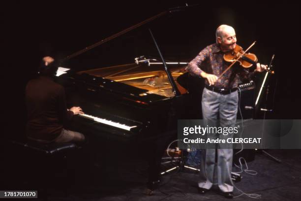 Stéphane Grappelli en concert à Paris dans les années 80.