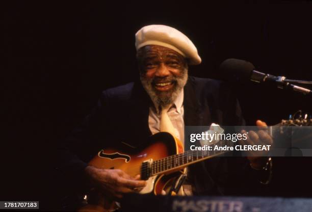 Le musicien américain Slim Gaillard à Paris dans les années 80.