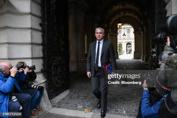 Steve Barclay, UK environment secretary, arrives for a meeting of cabinet ministers at 10 Downing Street in London, UK, on Tuesday, Nov. 14, 2023. UK...