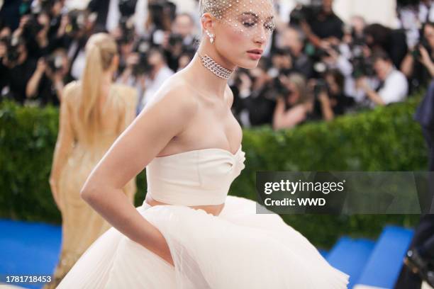 Hailey Baldwin, Red carpet arrivals at the 2017 Met Gala: Rei Kawakubo/Comme des Garcons, May 1st, 2017.