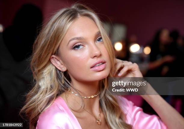 Romee Strijd backstage