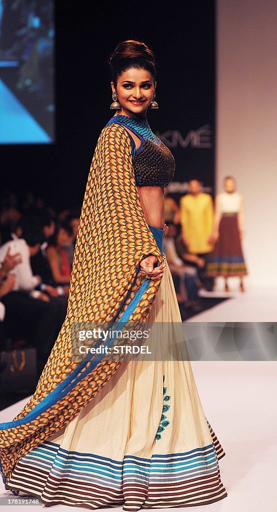 FASHION-INDIA-LAKME-BOLLYWOOD