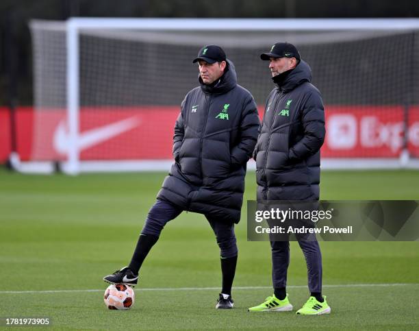 Jurgen Klopp manager of Liverpool and Peter Krawietz assistant manager of Liverpool during a training session prior the Toulouse FC and Liverpool FC...