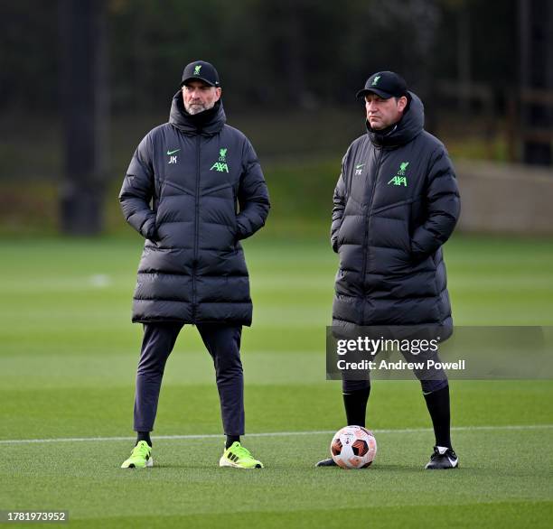 Jurgen Klopp manager of Liverpool and Peter Krawietz assistant manager of Liverpool during a training session prior the Toulouse FC and Liverpool FC...