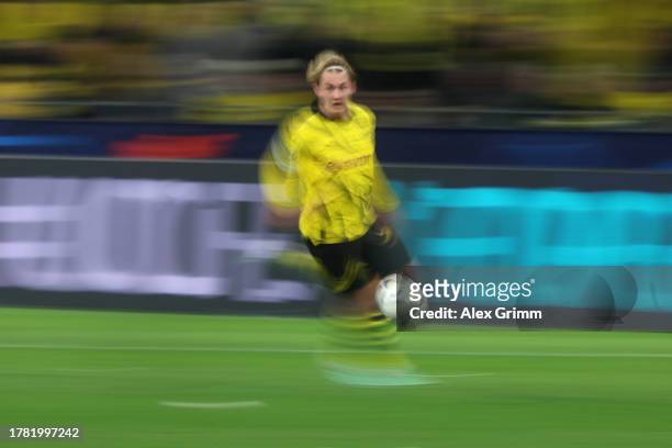 Julian Brandt of Borussia Dortmund controls the ball during the UEFA Champions League match between Borussia Dortmund and Newcastle United at Signal...