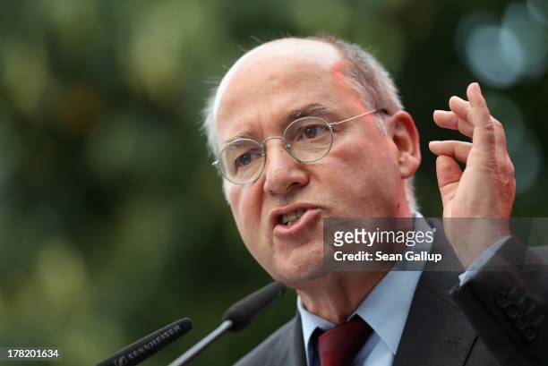 Gregor Gysi, Chariman of the Bundestag faction of the German left-wing party Die Linke, speaks to supporters during an election campaign event in...