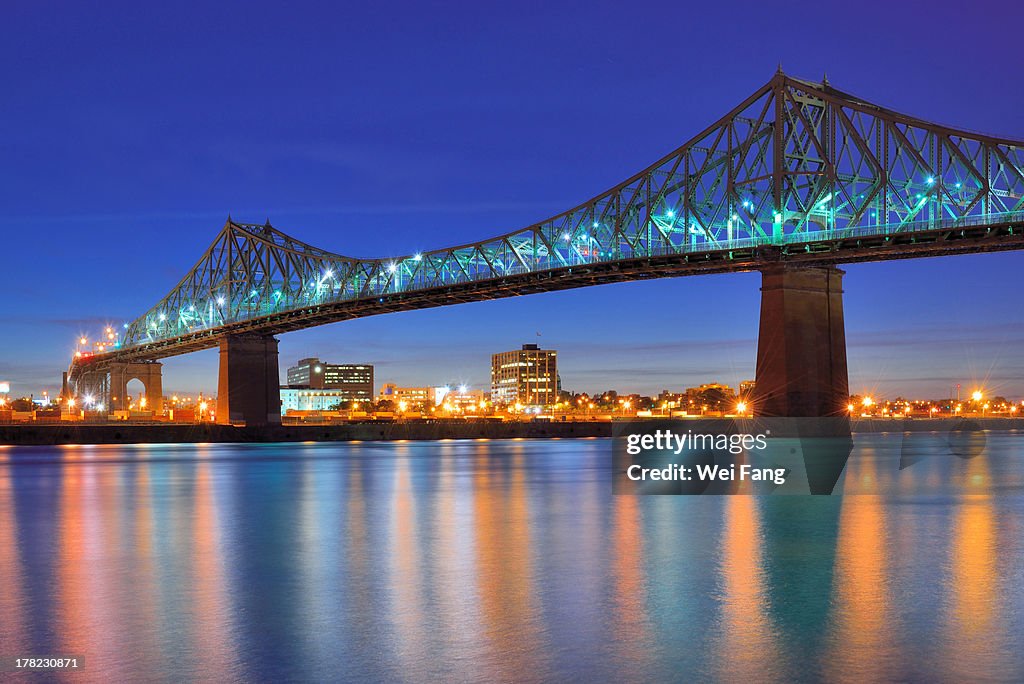 Night view of Jacques Cartier Bridge in Montreal