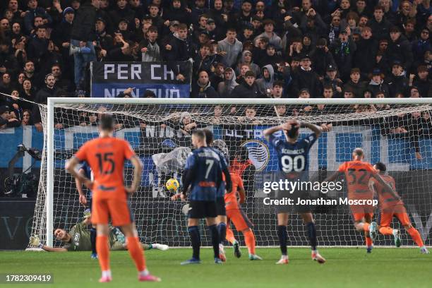 Hakan Calhanoglu of FC Internazionale scores a first half penalty to give the side a 1-0 lead during the Serie A TIM match between Atalanta BC and FC...