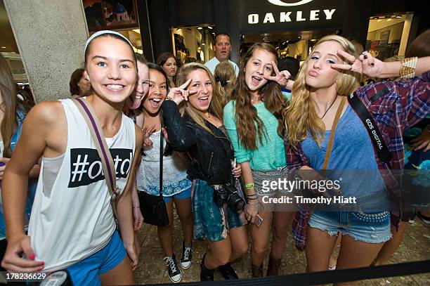 Fans line up to attend an exclusive meet & greet with YouTube Celebrity Bethany 'Macbarbie07' Mota at the Woodfield mall Aeropostale on August 27,...