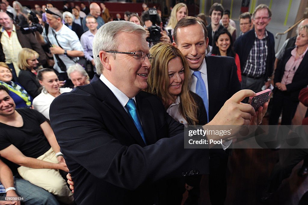 Kevin Rudd Memer Nada Makdessi, a member of the public, takes a 'selfie' with... News ...