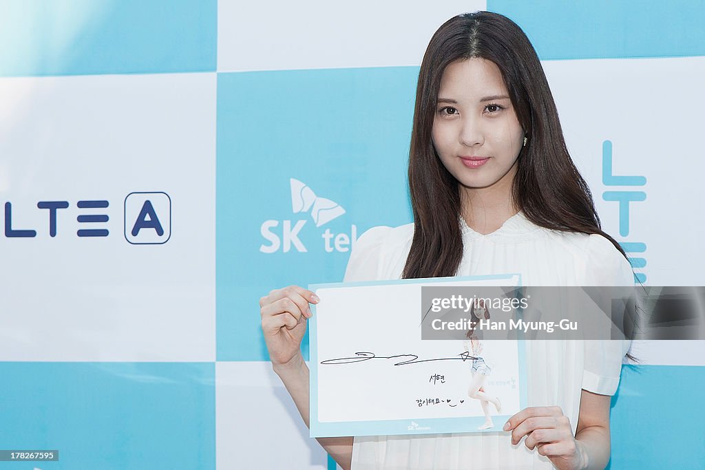 Seohyun Of Girls' Generation Autograph Session