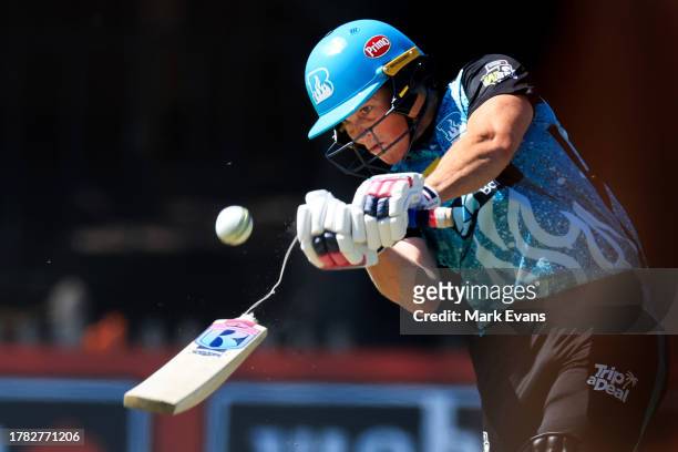 Grace Harris of the Heat breaks her bat during the WBBL match between Perth Scorchers and Brisbane Heat at North Sydney Oval, on October 22 in...