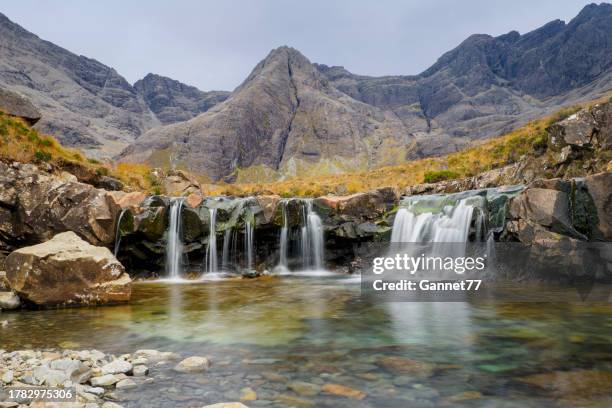 fairy pools on the isle of skye, scotland - cuillins stockfoto's en -beelden