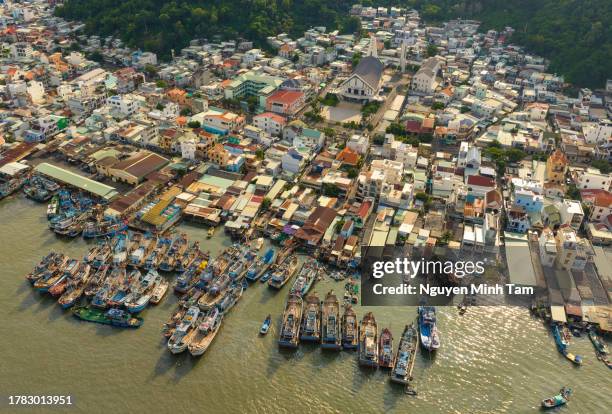 vung tau seaport, ben dinh port, ba ria vung tau province - vung tau vietnam stockfoto's en -beelden