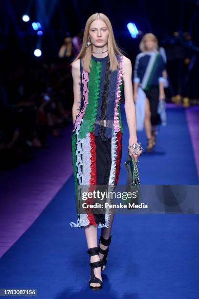 Julia Nobis on the catwalk