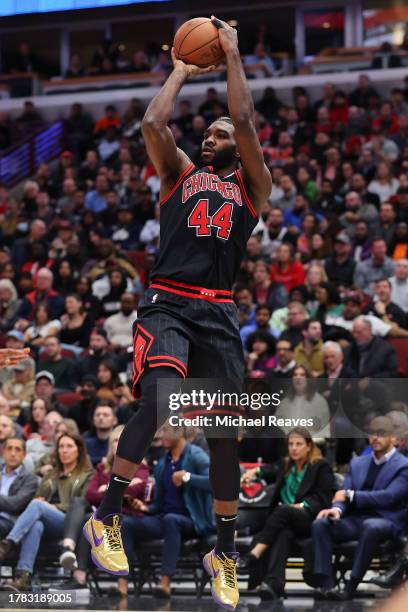 Patrick Williams of the Chicago Bulls shoots against the Phoenix Suns during the second half at the United Center on November 08, 2023 in Chicago,...