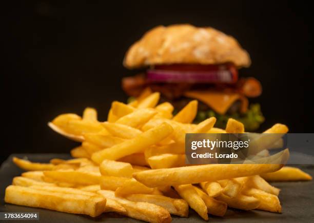 patate fritte - crisps foto e immagini stock