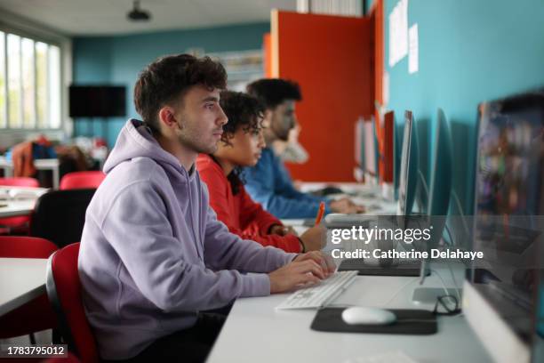 48,280 Computer Class Room Stock Photos, High-Res Pictures, and Images ...