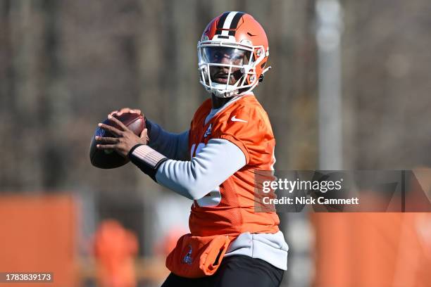 Walker of the Cleveland Browns throws a pass during a practice at CrossCountry Mortgage Campus on November 15, 2023 in Berea, Ohio.