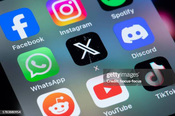 new social media apps formerly twitter x and threads on smart phone screen - big tech stock pictures, royalty-free photos & images