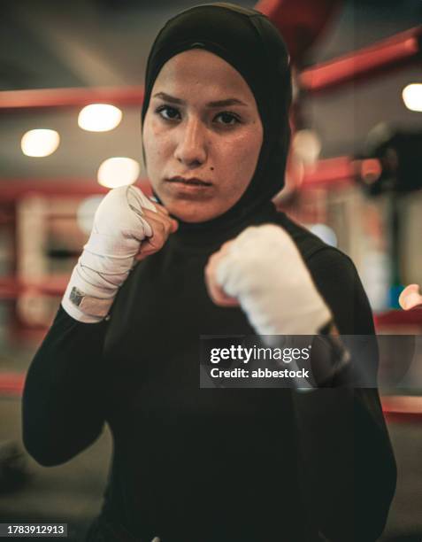 Islamic Boxer 406 Female Boxer Hijab Stock Photos, High-Res Pictures, and Images ...