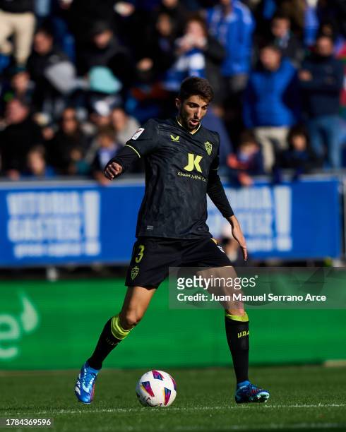 Edgar Gonzalez of UD Almeria in action during the LaLiga EA Sports match between Deportivo Alaves and UD Almeria at Estadio de Mendizorroza on...