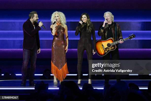 Jimi Westbrook, Kimberly Schlapman, Karen Fairchild and Phillip Sweet of Little Big Town perform onstage during the 57th Annual CMA Awards at...