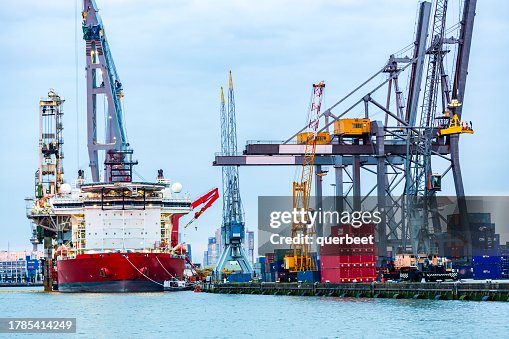 Container loading in Rotterdam Container loading in Rotterdam