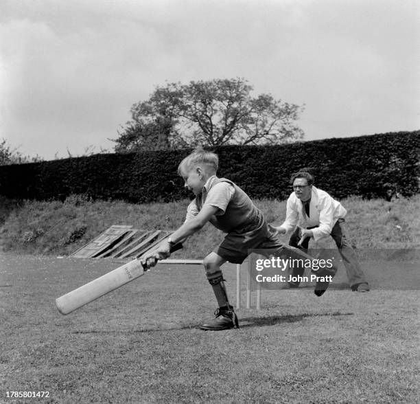 Tim Cowell 78 Child Leg Braces Stock Photos, High-Res Pictures, and Images - Getty ...