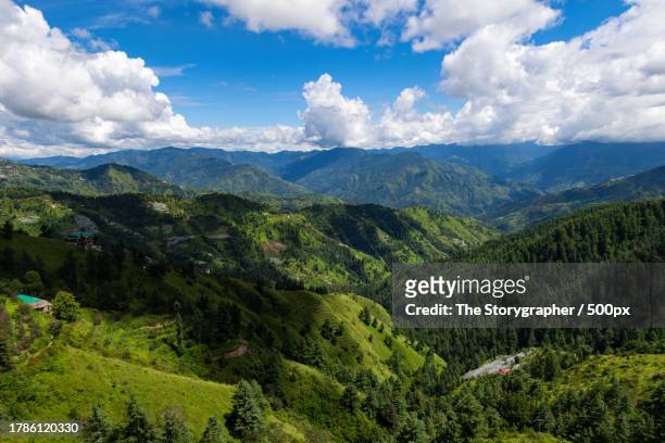 scenic view of mountains against sky - the storygrapher fotografías e imágenes de stock