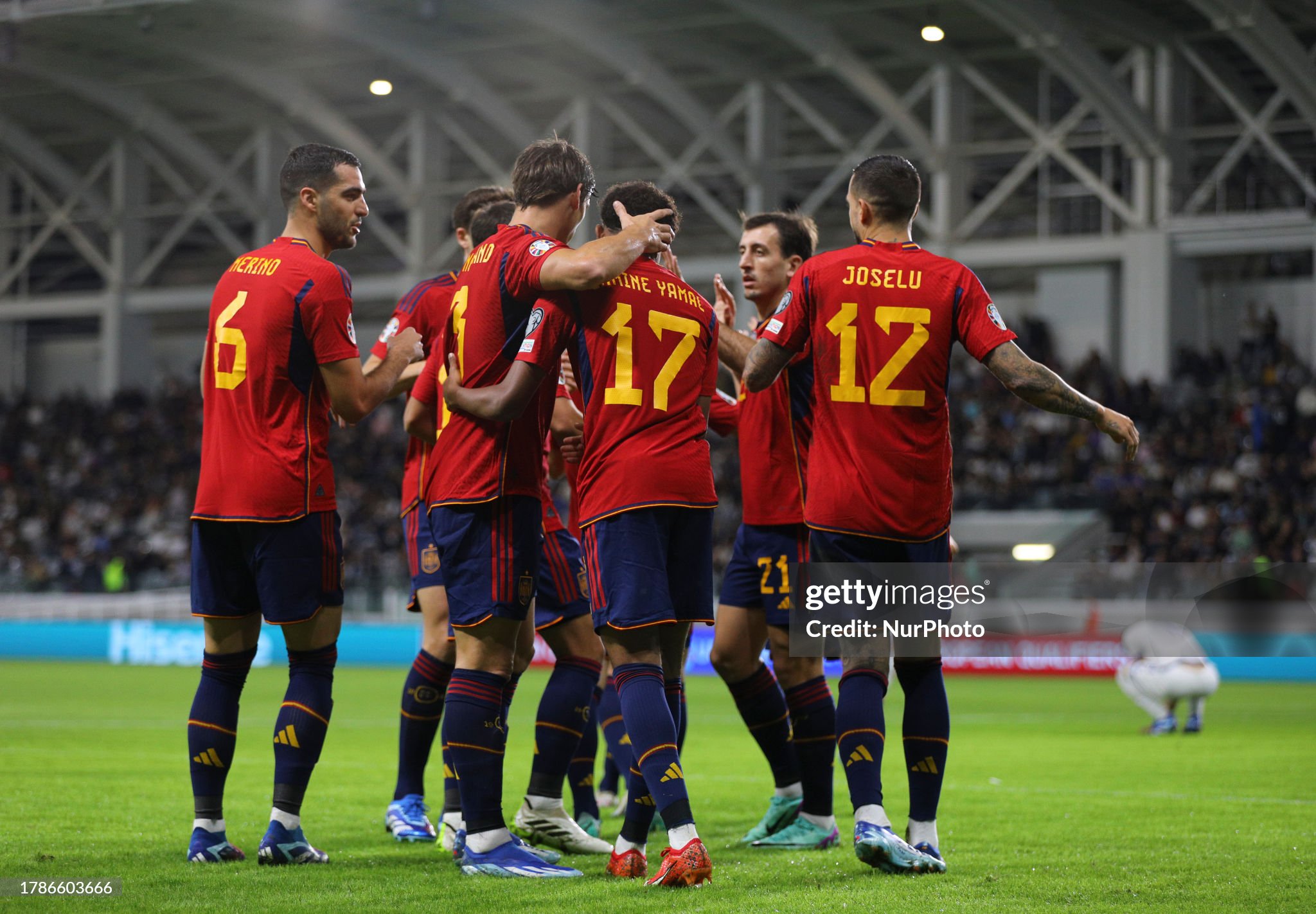 Spain shakes off Scotland, Hungary qualifies with late goal