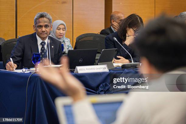 Sign Razheed Ghaffour 138 Bank Negara Malaysia News Conference Stock Photos, High-Res ...