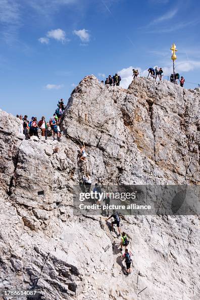 Crowds on the Zugspitze
