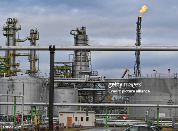 November 2023, Brandenburg, Schwedt/Oder: Various crude oil processing facilities on the premises of PCK-Raffinerie GmbH. The refinery in Schwedt in...