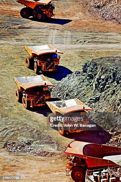 superpit gold mine, kalgoorlie, australia - banagan dumper truck stock pictures, royalty-free photos & images